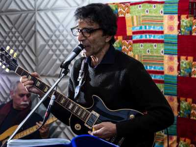 ...il 64enne Luciano Neglia (chitarra). Questo'ultimo ha sostituito 7 anni fa Nico Salvemini